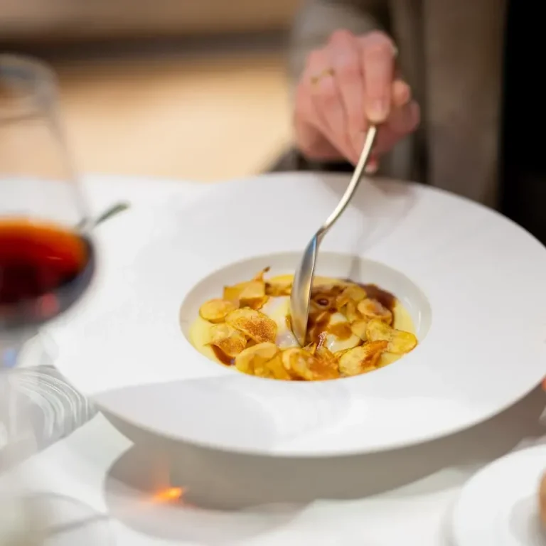 Pranzo con piatti caldi in zona crocetta